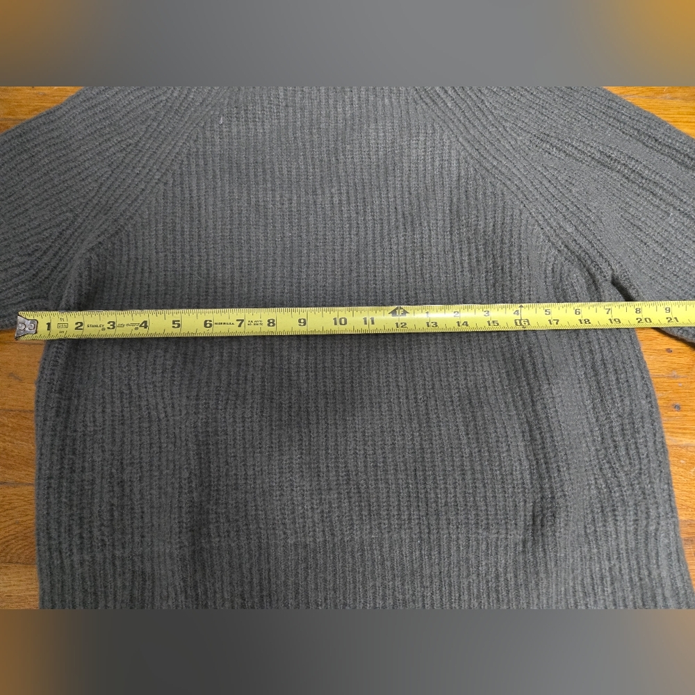 John + Jenn Gray Ribbed Crew Neck Sweater - Picture 7 of 9